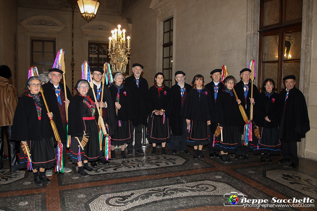 VBS_3508 - Investitura Ufficiale Gianduja e Giacometta Famija Turineisa - Carnevale di Torino 2024.jpg